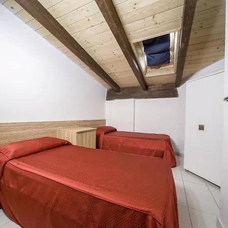 Locazione Turistica Rosburgo-9 Apartment *