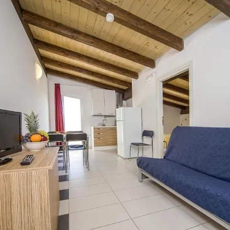 Locazione Turistica Rosburgo-9 * Roseto Degli Abruzzi